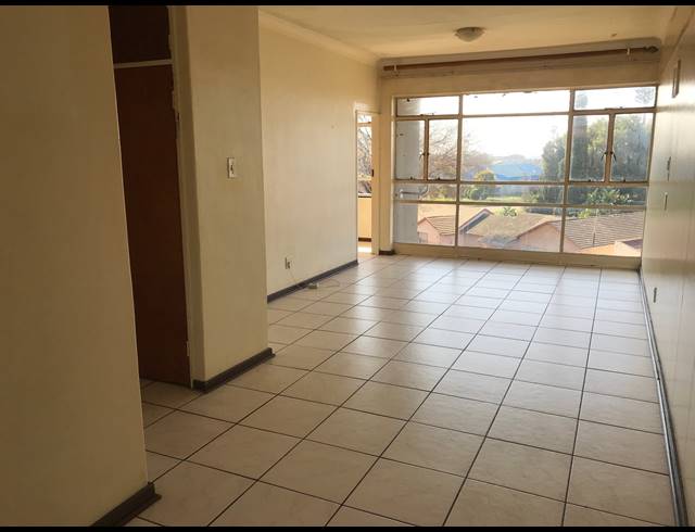 1.5 BEDROOM FLAT RENTED IN RHODESFIELD